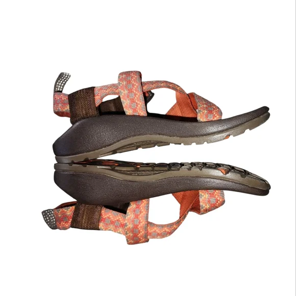 Kids Chaco Adjustable Sandals in Coral and Chocolate Size 12 Unisex - Picture 3 of 6